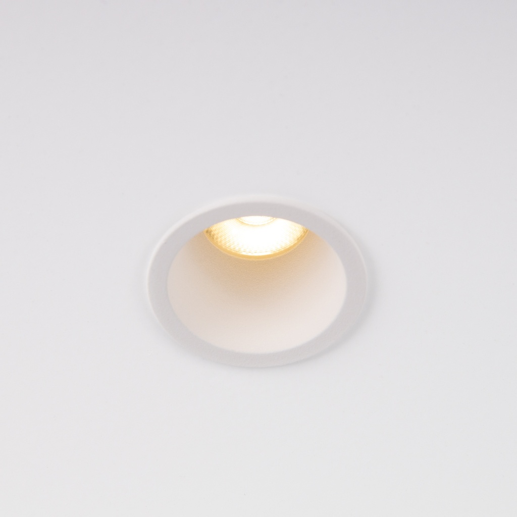 Micro Crater 930 White